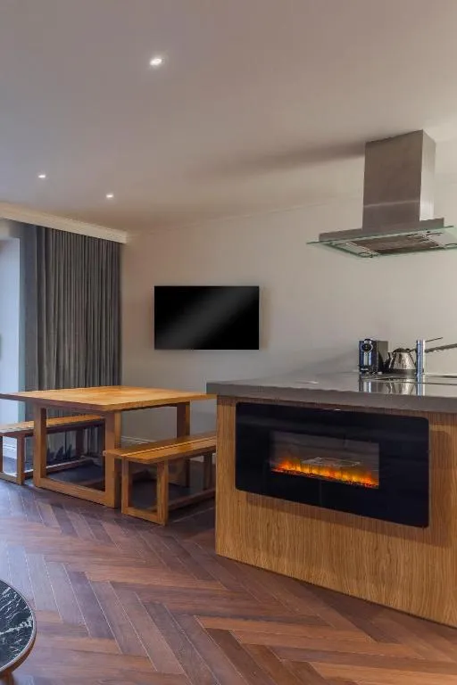 The House Studio @ The Roseate Reading