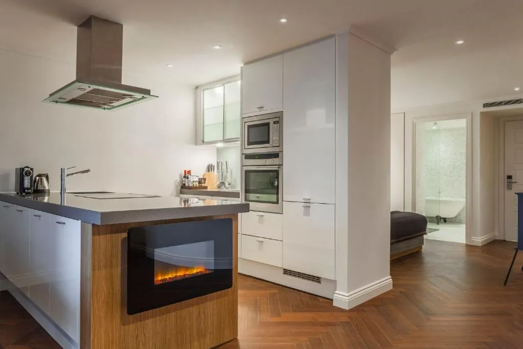 The House Studio @ The Roseate Reading