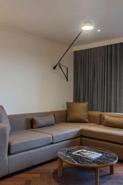 The House Studio @ The Roseate Reading