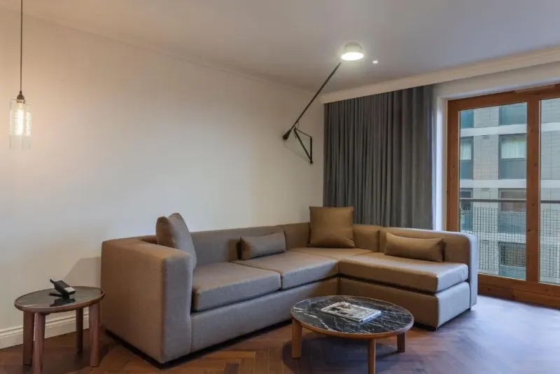 The House Studio @ The Roseate Reading