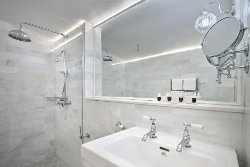 Hideaway Family Suite @ The Roseate Villa Bath