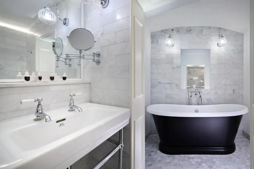 Hideaway Family Suite @ The Roseate Villa Bath