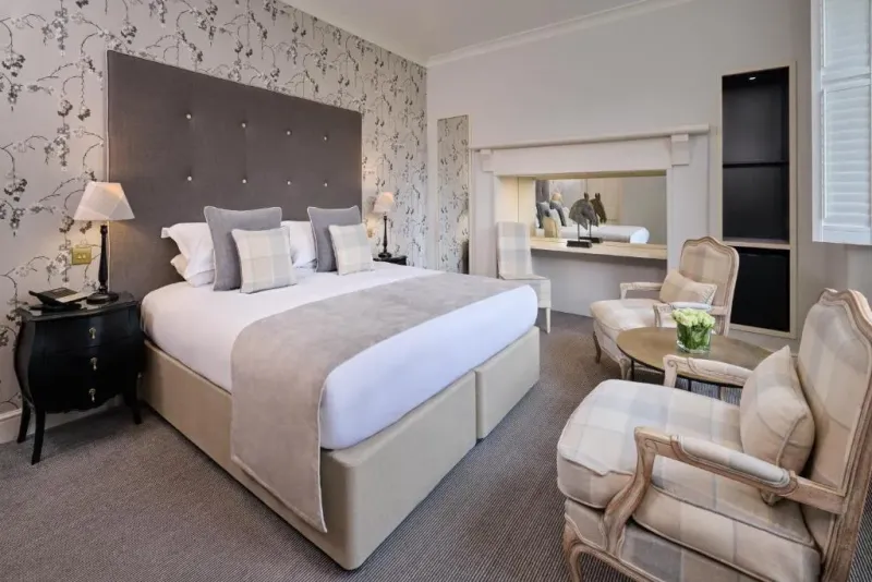 Luxury Junior Suite @ The Roseate Villa Bath