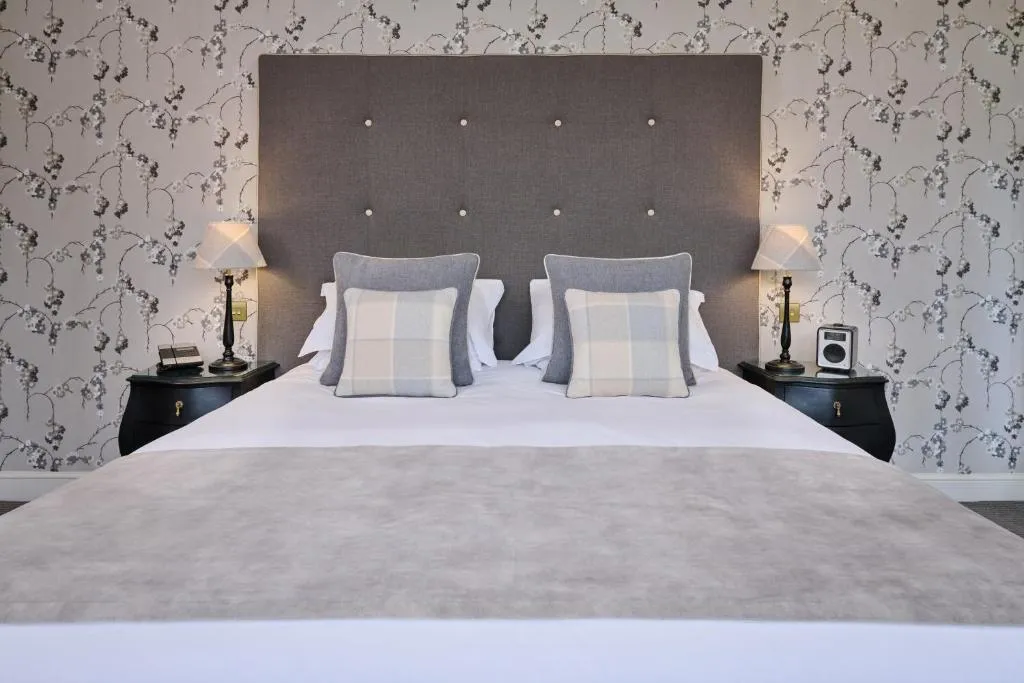 Luxury Junior Suite @ The Roseate Villa Bath