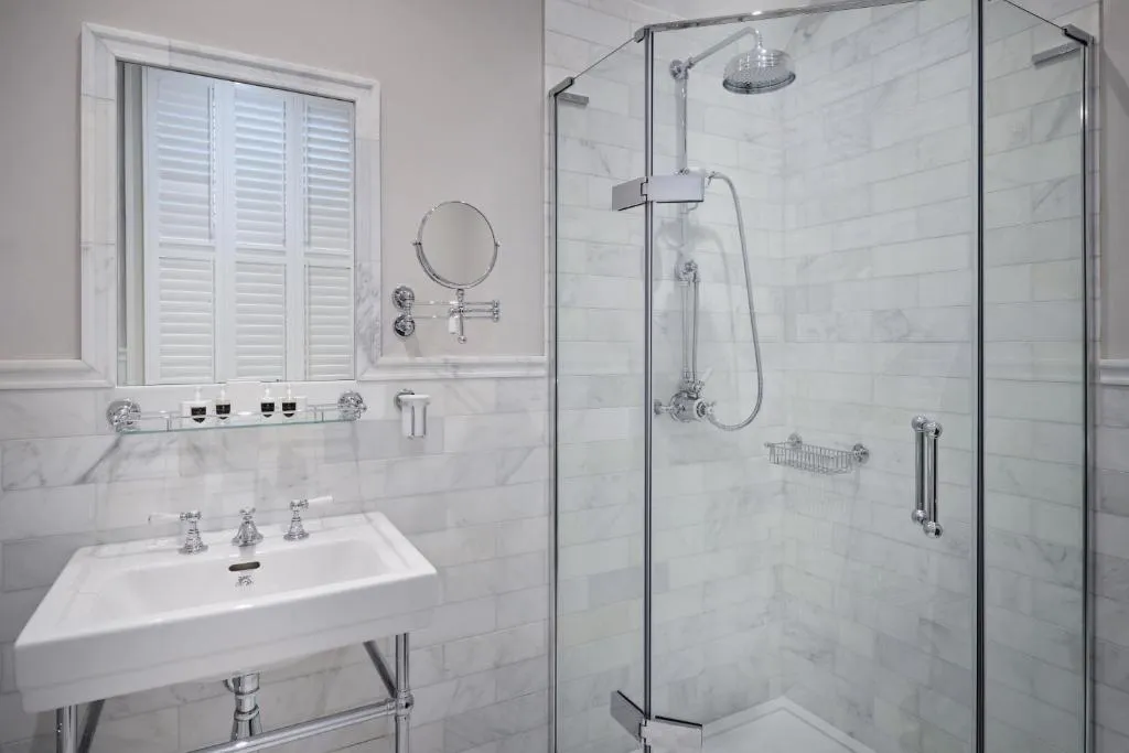 Luxury Park View King @ The Roseate Villa Bath