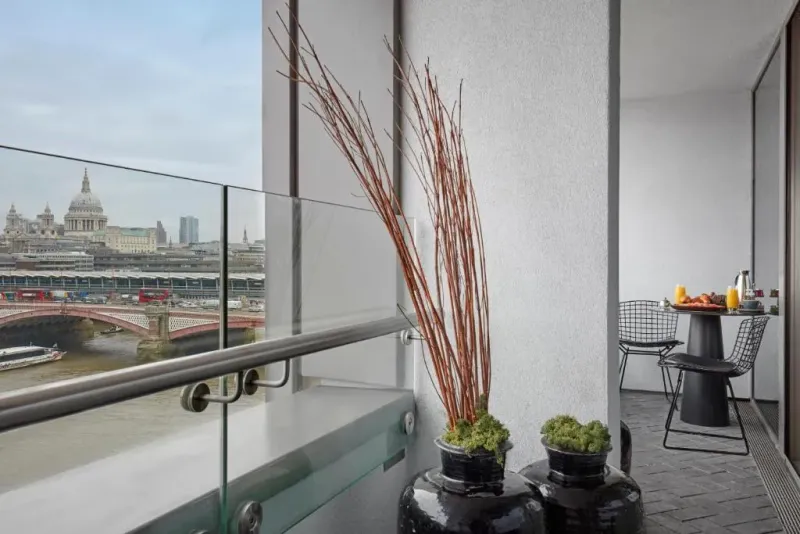 Riverview Balcony Suite @ Sea Containers London