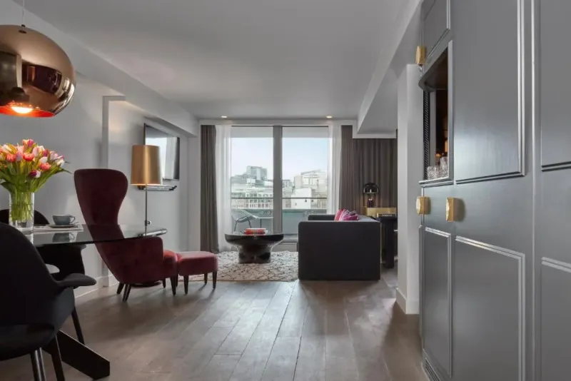 Riverview Balcony Suite @ Sea Containers London