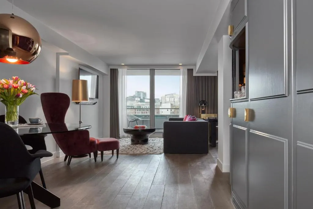 Riverview Balcony Suite @ Sea Containers London