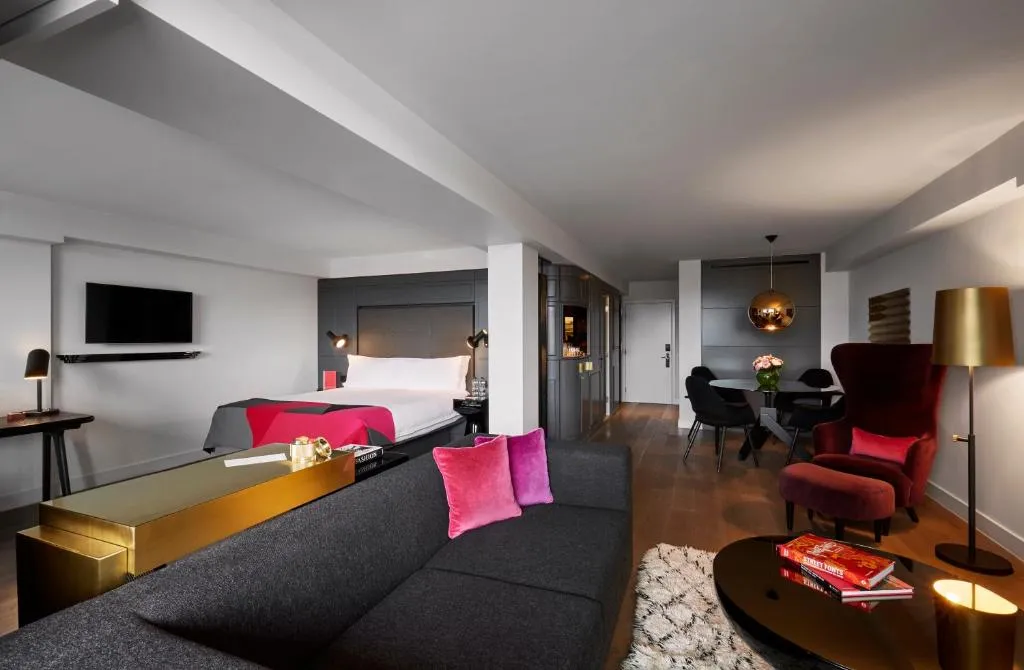 Riverview Balcony Suite @ Sea Containers London