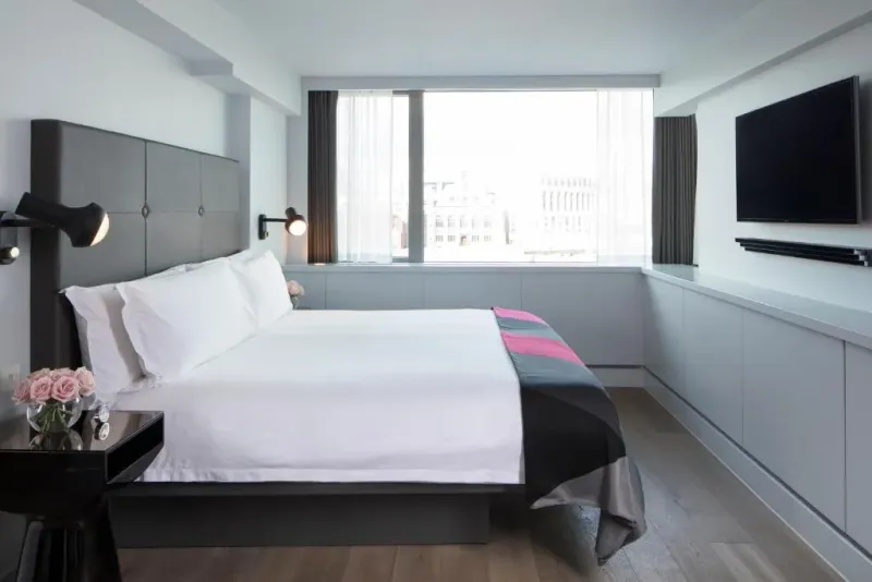 One Bedroom Suite @ Sea Containers London