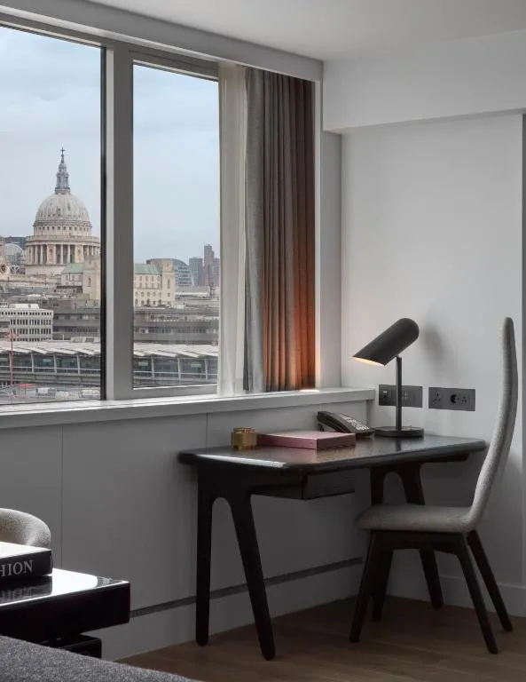 Riverview One Bedroom Suite @ Sea Containers London