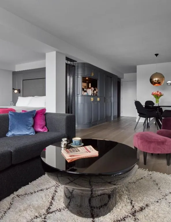 Riverview One Bedroom Suite @ Sea Containers London