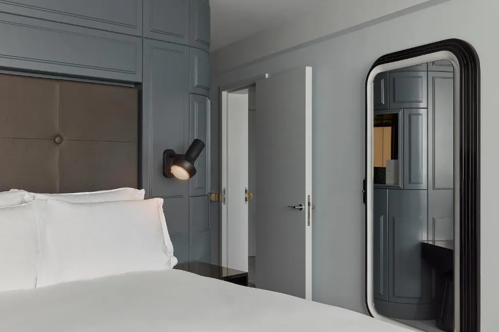 Family Double Double @ Sea Containers London