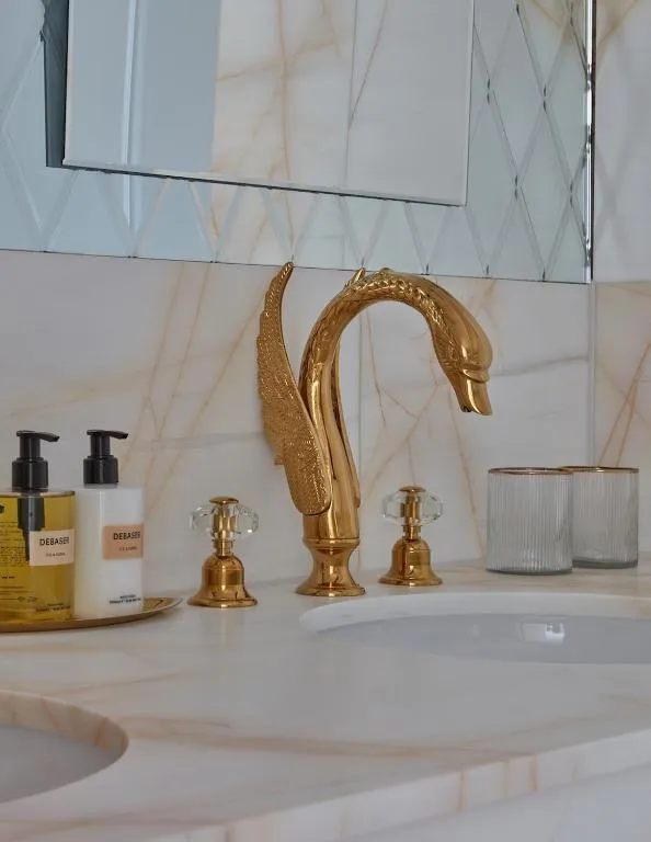 Dynasty Suite @ Sea Containers London