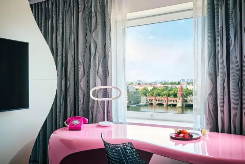 Nhow Junior Suite with River View @ nhow Berlin