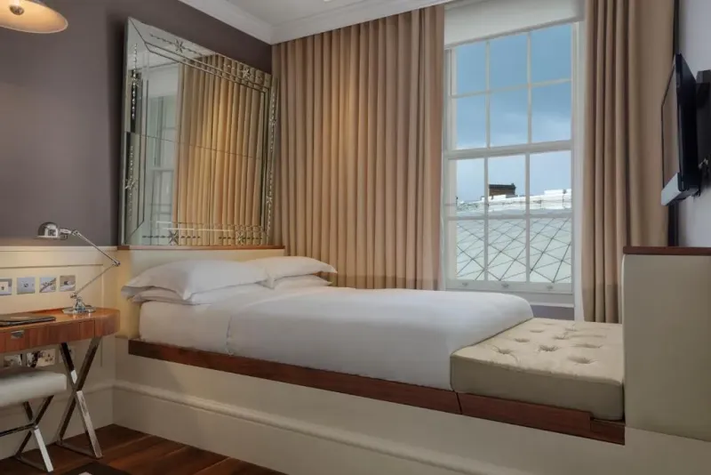 Couchette Guest Room   1 Double @ Kaya Great Northern Hotel  London