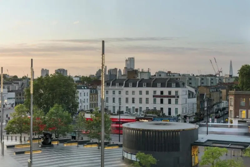 Heritage   Large Queen Room @ Kaya Great Northern Hotel  London