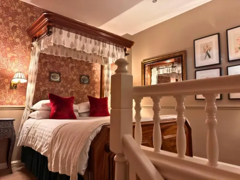 Split Level Suite @ Holdsworth House Hotel