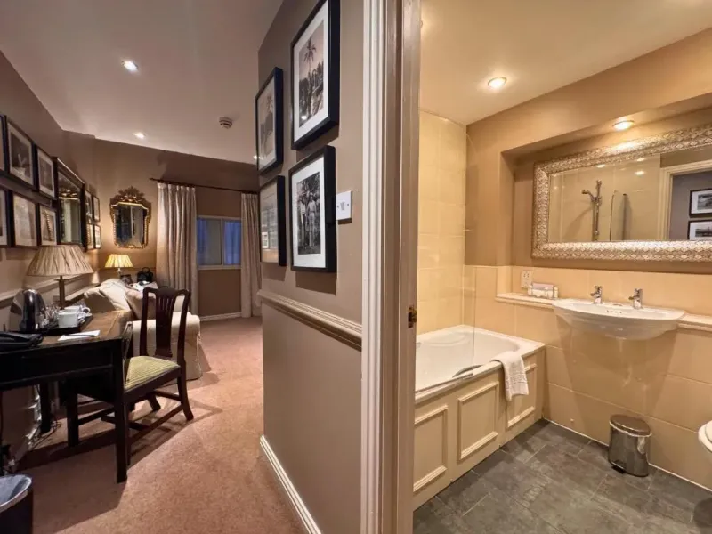 Split Level Suite @ Holdsworth House Hotel