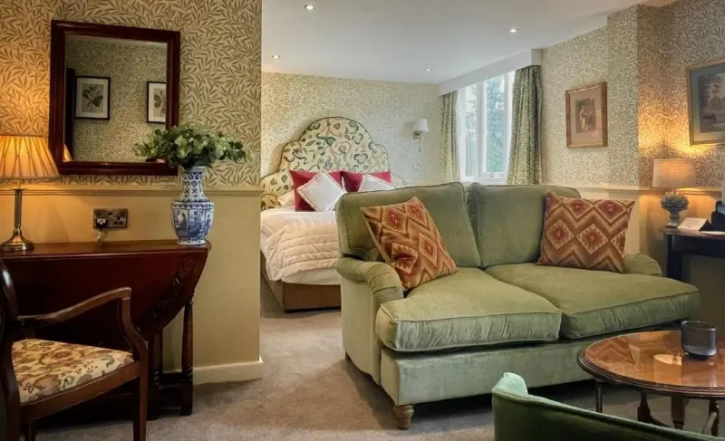 Executive Suite @ Holdsworth House Hotel