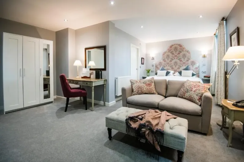 Executive Suite @ Holdsworth House Hotel