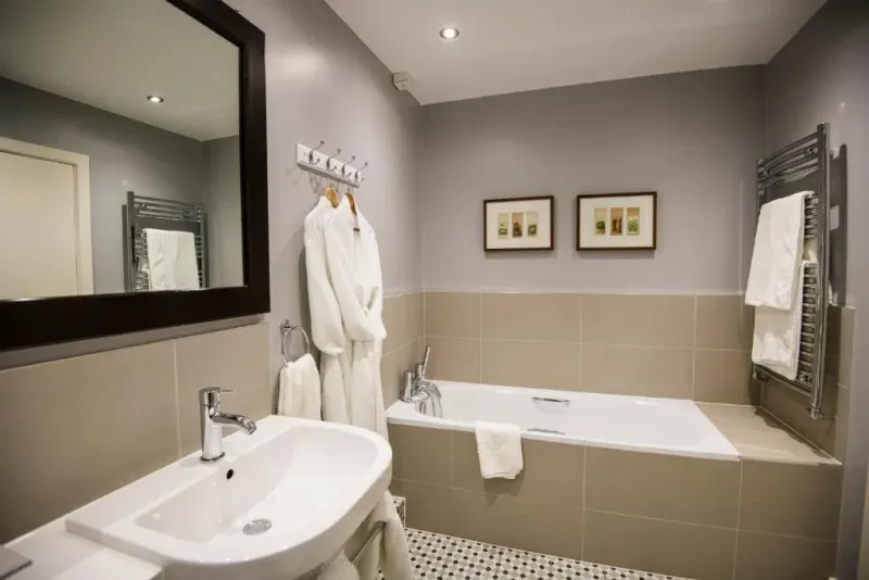 Executive Suite @ Holdsworth House Hotel