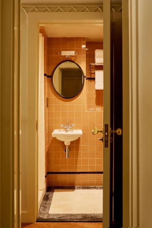 Executive Double Room @ Grand Hotel Bellevue London
