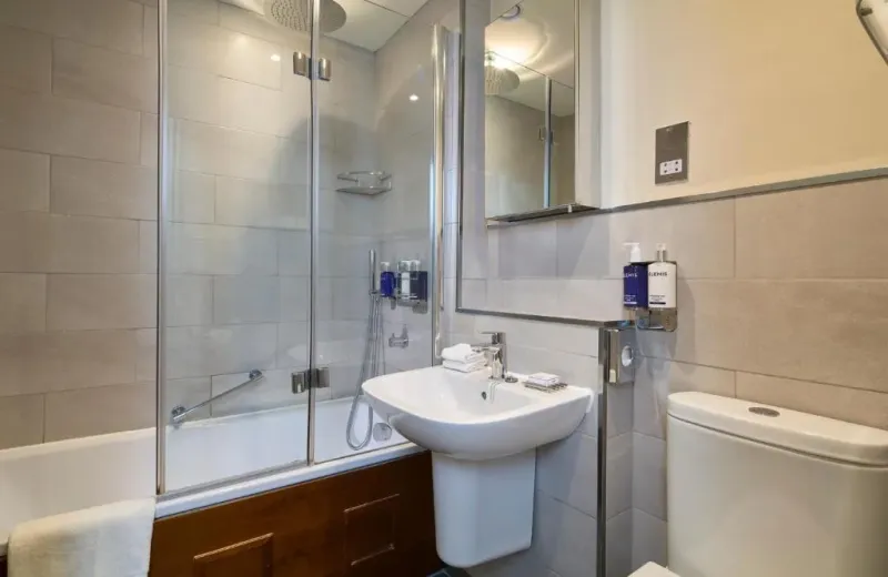 Double Room @ Sloane Square Hotel