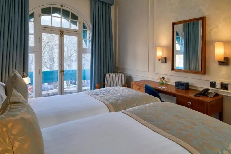 Twin Room @ Sloane Square Hotel
