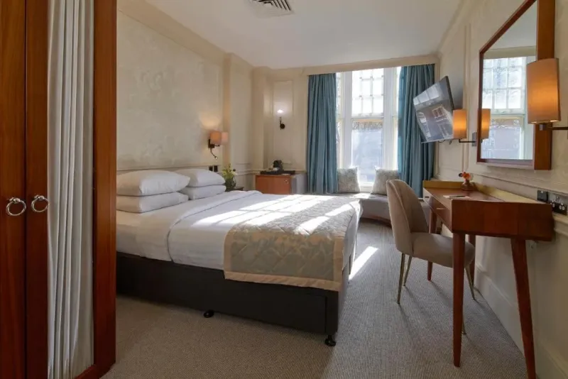 Superior Double Room @ Sloane Square Hotel