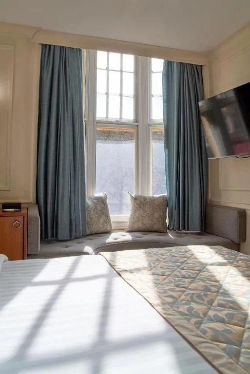 Superior Double Room @ Sloane Square Hotel