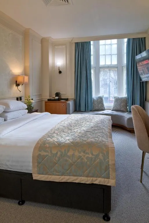 Superior Double Room @ Sloane Square Hotel