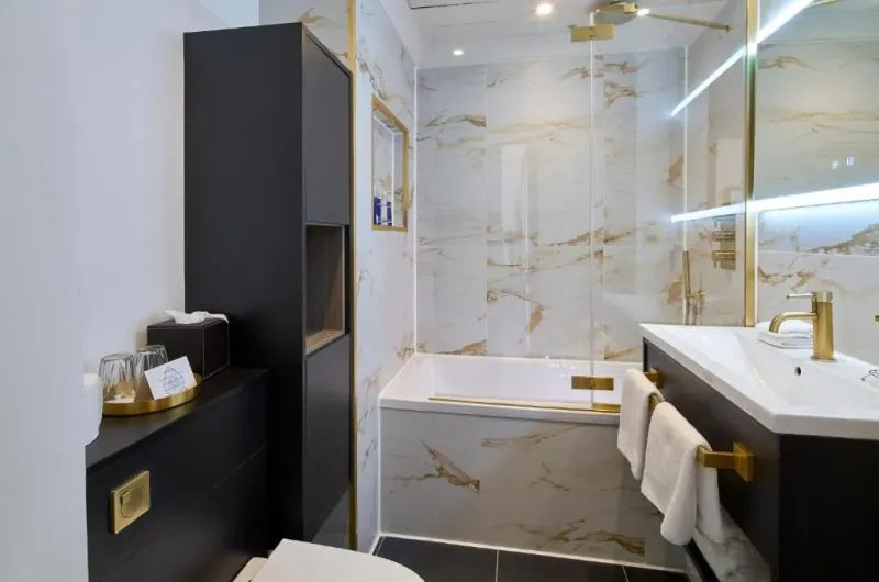 Club Double Room @ Sloane Square Hotel