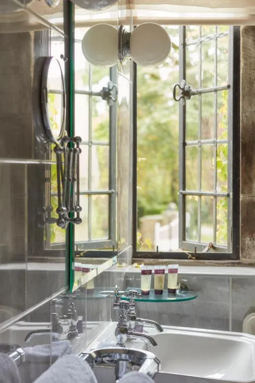 Manor House Deluxe @ Mallory Court Country House Hotel  amp  Spa