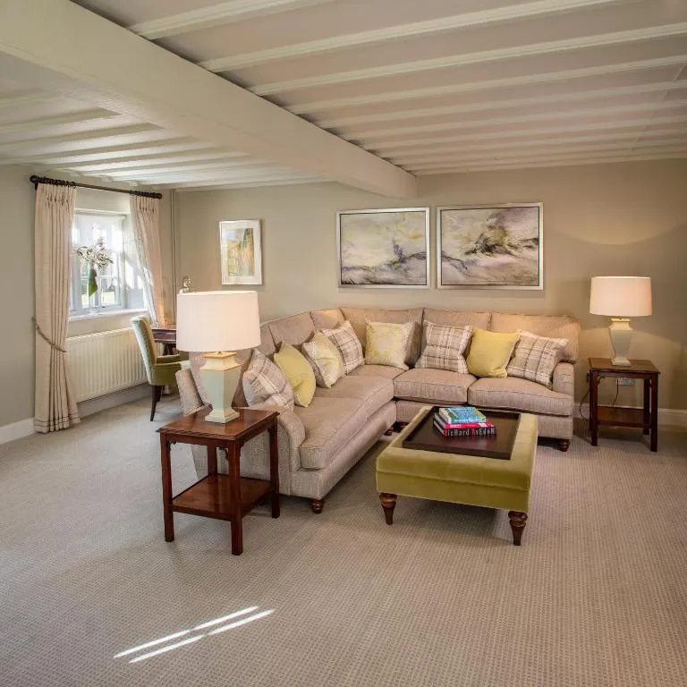 Deluxe Suite @ Foxhills Country Club and Resort