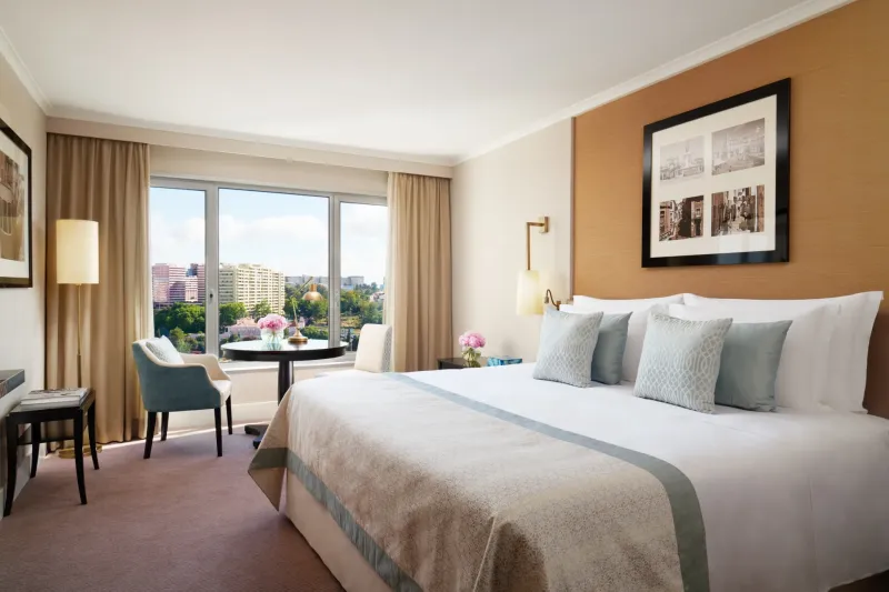 Deluxe Family Room   second room with king bed