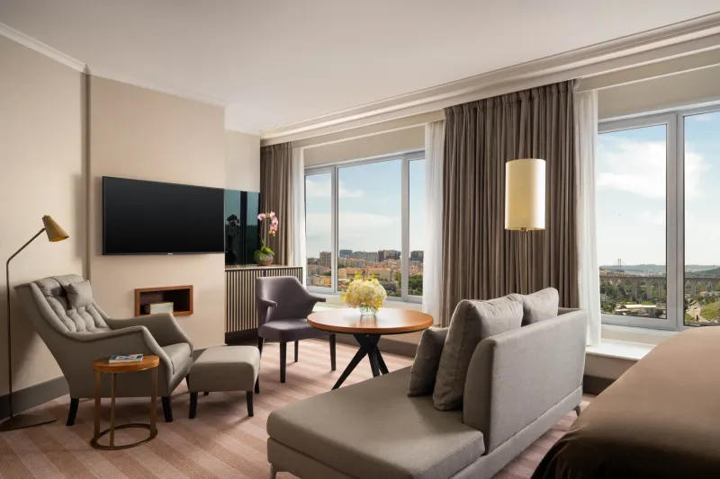 Monsanto Suite seating area