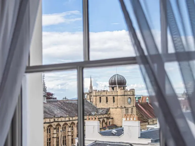 Deluxe Room   1 King Bed with City View @ Queens Hotel Cheltenham