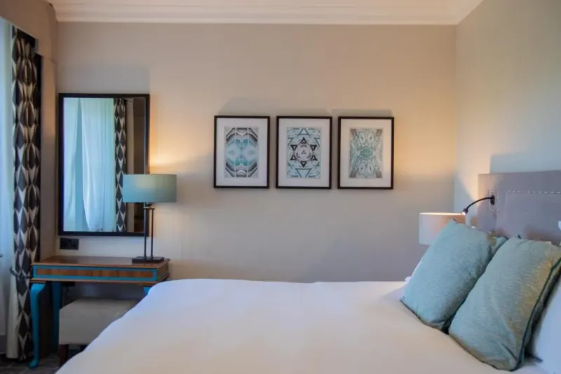 Deluxe Room   1 King Bed with City View @ Queens Hotel Cheltenham