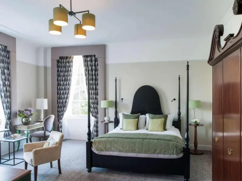 Junior Suite   1 King Bed @ Queens Hotel Cheltenham