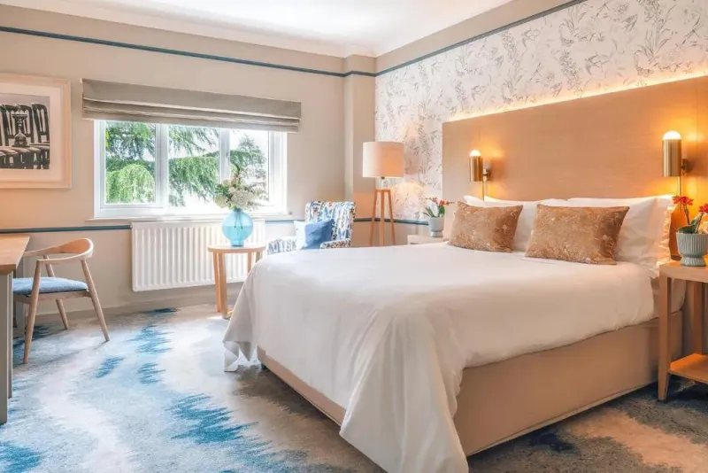 Signature King Room @ The Belfry Hotel  amp  Resort