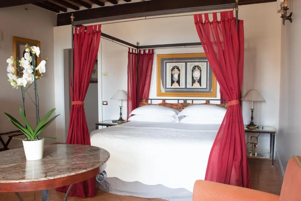 Deluxe Double or Twin Room with View @ Grand Hotel Continental Siena   Starhotels Collezione