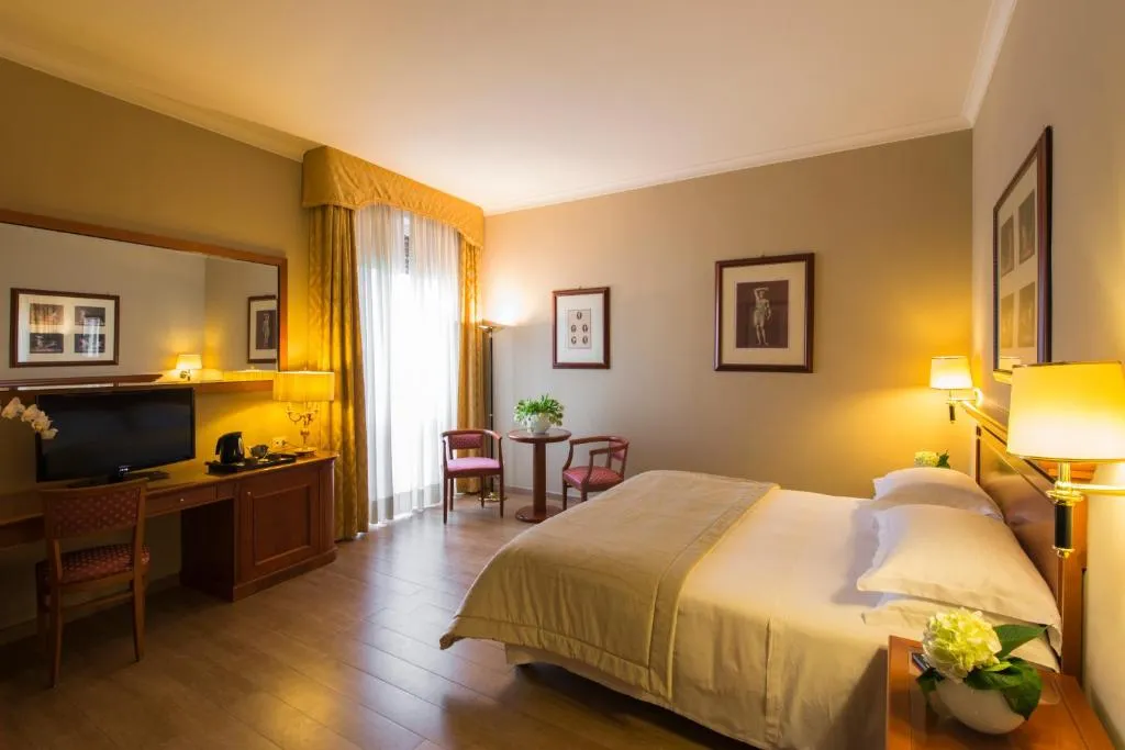 Junior Suite @ Starhotels Michelangelo Rome