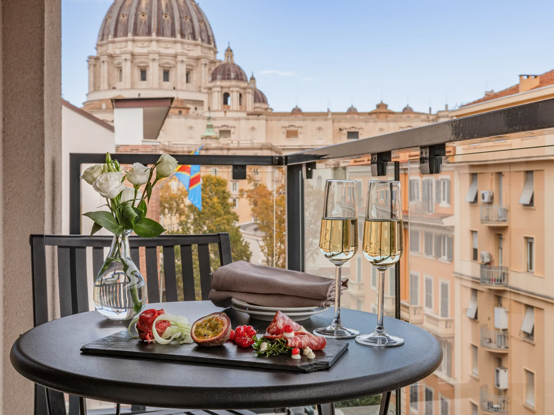 Deluxe Double or Twin Room with Balcony @ Starhotels Michelangelo Rome