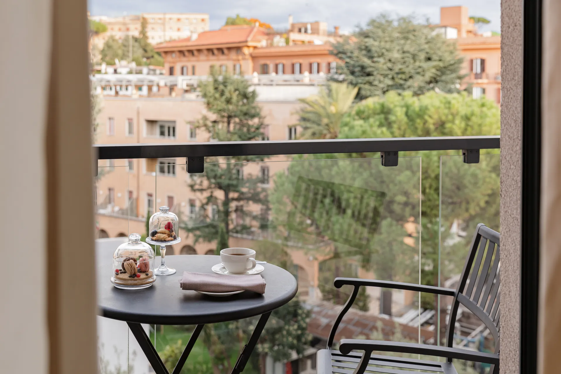 Deluxe Double or Twin Room with Balcony @ Starhotels Michelangelo Rome