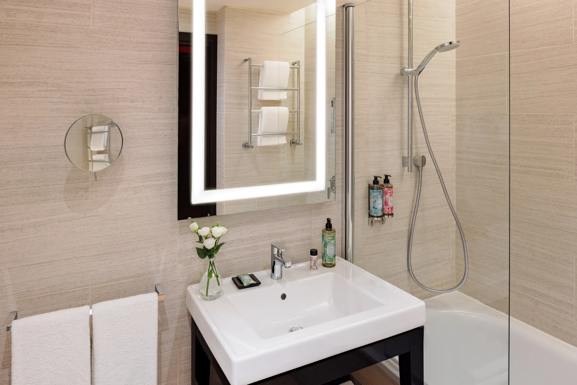 Deluxe Double or Twin Room with Balcony @ Starhotels Michelangelo Rome