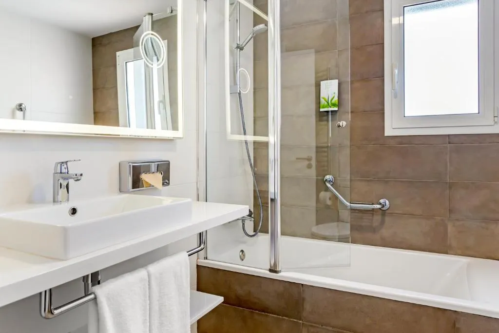 One Bedroom Apartment @ White Sands Beach Club