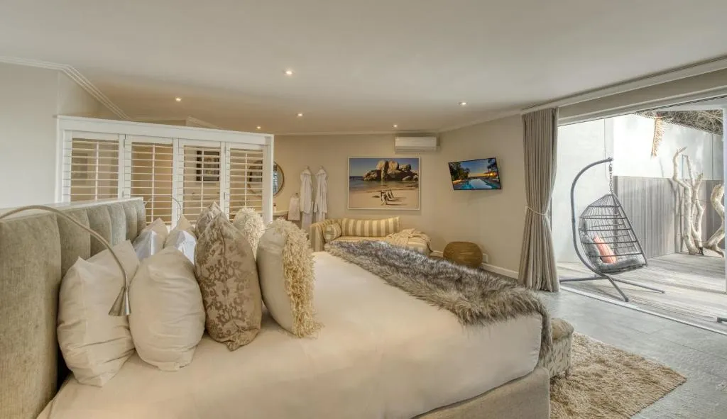 Pool View Room  @ Atlantic Palms