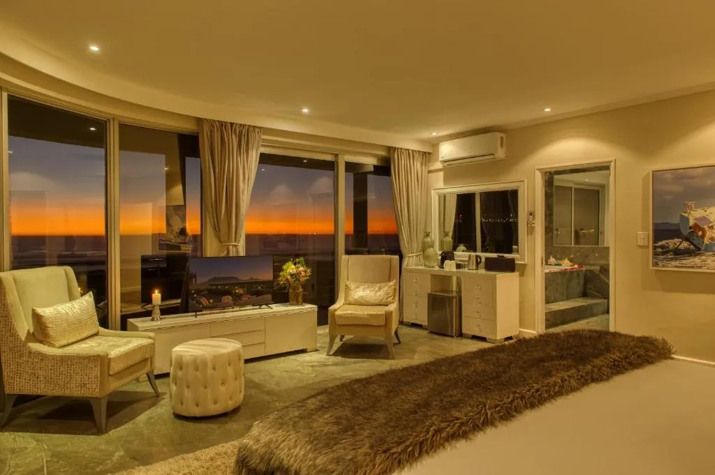 Panoramic Ocean View Suite @ Atlantic Palms